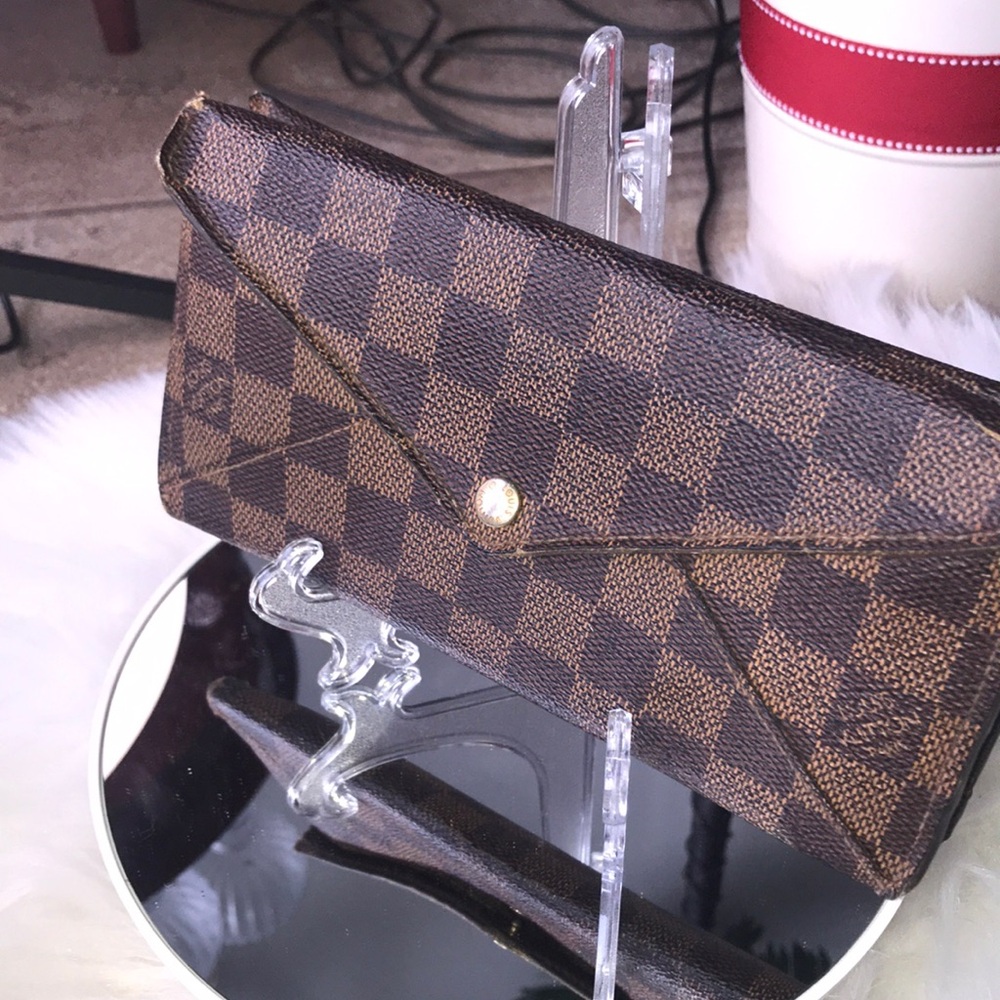 AUTHENTIC “RARE” VINTAGE DOUBLE SNAP DAMIER WALLET